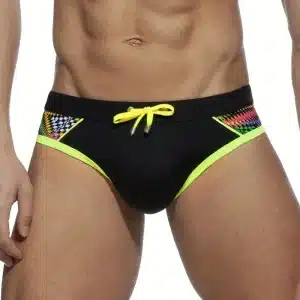 Traje de baño de bloques de color. Negro y amarillo