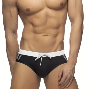 Traje de baño negro y blanco con estampado