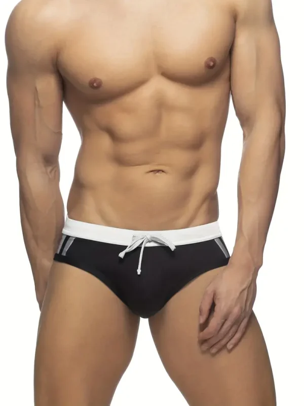 Traje de baño negro y blanco con estampado
